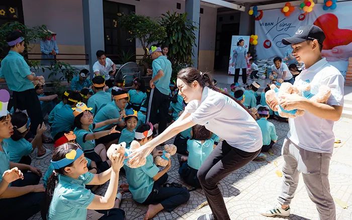 Hình ảnh minh họa tầm nhìn và mục tiêu tương lai của KU App, với các yếu tố công nghệ, đổi mới và sự phát triển